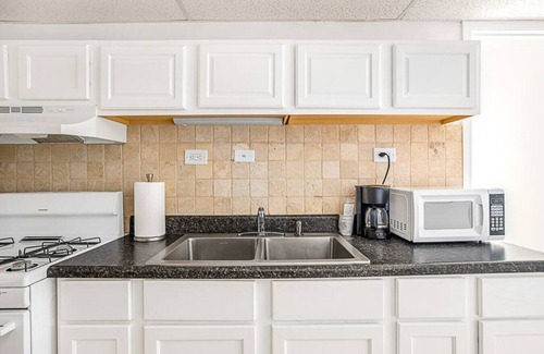 Stone Mountain Condo | Stylish Basement APT 8 min from stone mountain