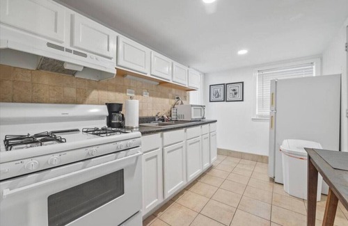 Stone Mountain Condo | Stylish Basement APT 8 min from stone mountain