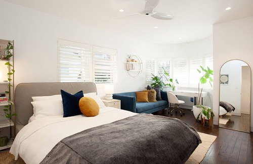 Coogee House | Stylish Beachside Retreat with Private Pool and Cabana