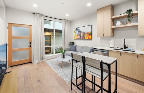 North Beacon Hill House | Stylish Beacon Hill Townhome Retreat