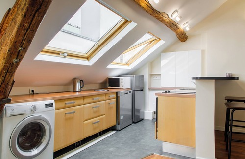 Clignancourt Apartment | Stylish & Bright 1-Bedroom Apartment in Montmartre