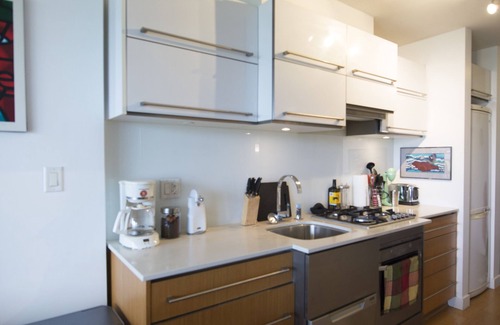 Crosstown Condo | Stylish, Bright, Chinatown Condo, w/secure parking, pet ok, view, self-check-in.