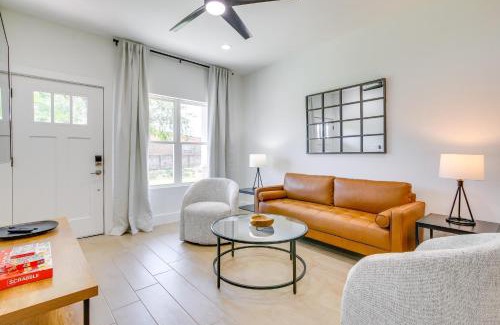Brownsville House | Stylish Brownsville Stay Coastal Day Trips!