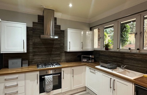 Clifton Apartment | Stylish, Central Apartment in Clifton