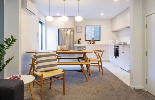 Christchurch City Centre House | Stylish Central City townhouse Next to Little High
