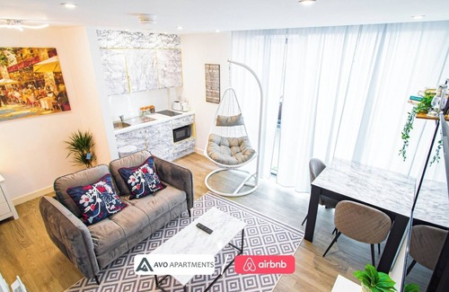 Sheffield Condo | Stylish Central Studio With Hanging Chair – APT 2