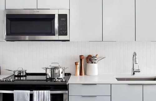 Cityplace Condo | Stylish, centrally-located condo in Uptown/West Village with high-end amenities!