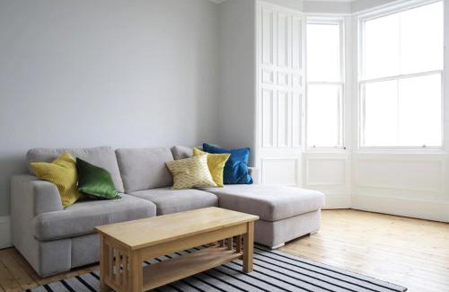 Merchiston Apartment | Stylish City Centre Apartments - D Terrace Residence
