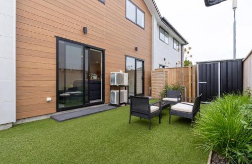 Edgeware Apartment | Stylish City Fringe 2 Bedroom House