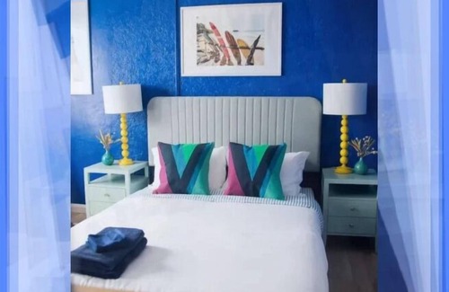 Westlake Apartment | Stylish Cityscape Studio For 2!