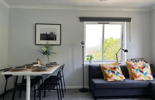Clydebank Apartment | Stylish Clydebank apartment near Glasgow