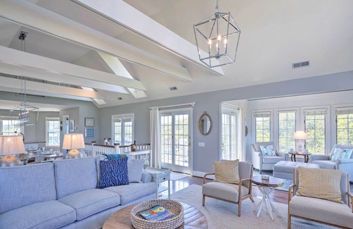 Buck Island House | Stylish Coastal Home: Walk to Corolla Beach!