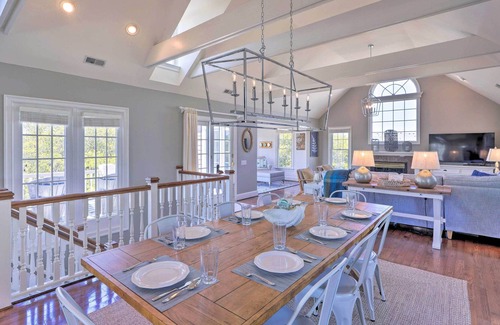 Buck Island House | Stylish Coastal Home: Walk to Corolla Beach!