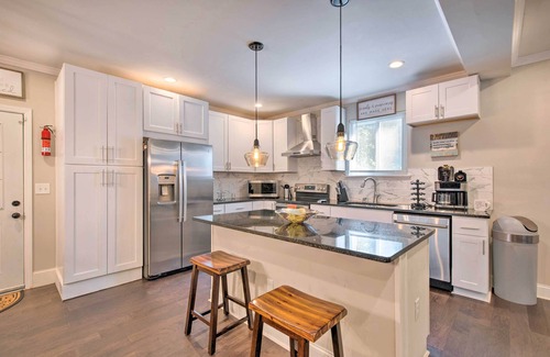 College Park House | Stylish College Park Home w/Private Garden!