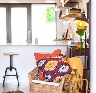 Kensington Apartment | Stylish, comfortable and pet friendly home in the heart of Kensington
