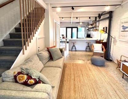Kensington Apartment | Stylish, comfortable and pet friendly home in the heart of Kensington