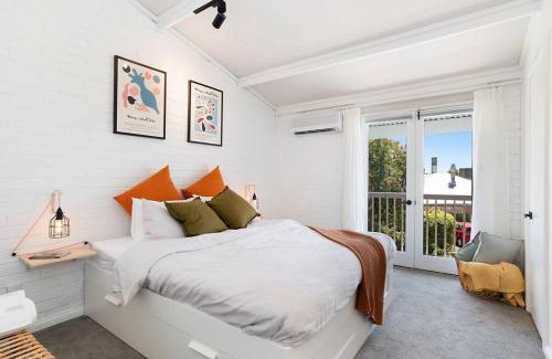 Kensington Apartment | Stylish, comfortable and pet friendly home in the heart of Kensington