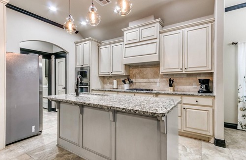 Edmond House | Stylish Comfort with Family-Friendly Amenities!