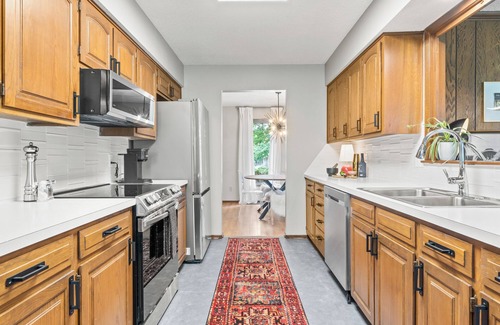 Springfield House | Stylish & Comfortable 4-bedroom Retreat in safe and quiet Southside Springfield
