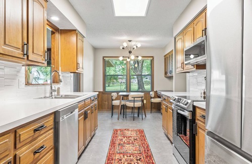 Springfield House | Stylish & Comfortable 4-bedroom Retreat in safe and quiet Southside Springfield