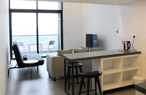 Brickfields Apartment | Stylish & Comfy High-Floor Loft at EST Brickfields