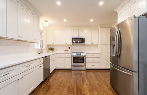 North Hills House | Stylish & Comfy North Hills Getaway!