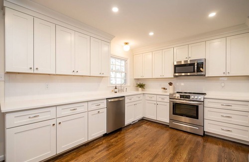 North Hills House | Stylish & Comfy North Hills Getaway!