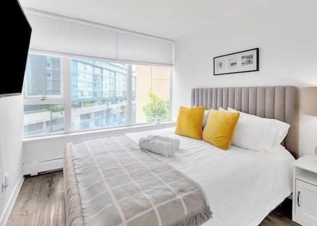 Crosstown Apartment | Stylish Condo in Downtown