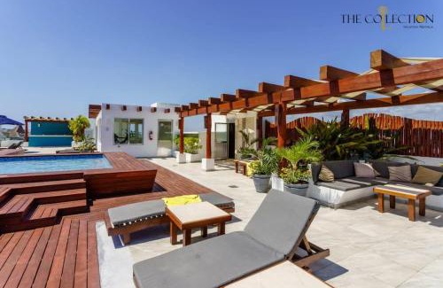 Tohoku Apartment | Stylish Condo Roof Pool Gym 2 Blocks to 5th Ave