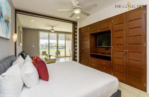Tohoku Apartment | Stylish Condo Roof Pool Gym 2 Blocks to 5th Ave