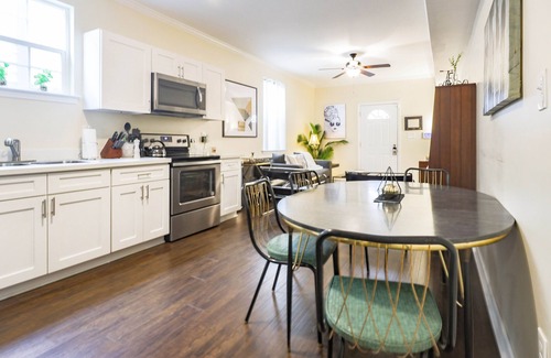 Milan Apartment | Stylish Condo w Sunny Backyard Patio 3br-2ba