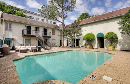 Knox - Henderson Apartment | Stylish Condo with Pool in Knox Henderson!