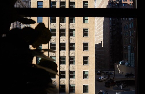 Downtown Chicago Apartment | Stylish Corner 2 Bedroom in the Heart of Chicago | Roof Deck