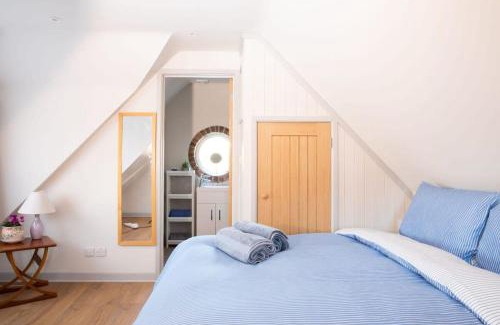 Itchenor House | Stylish & cosy annexe in pretty sailing village