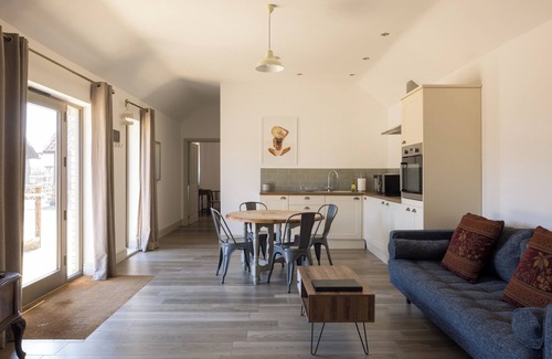Croydon Cottage | Stylish cottage, courtyard views, countryside location, 20 mins to Cambridge