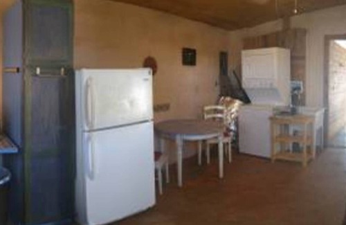 Canoncito House | Stylish County Casita, 1Br, Views, Wifi & AC