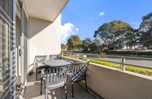 Curtin Apartment | Stylish Curtin Stay with Balcony Views