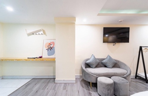 Ba Queo House | Stylish DBL Suite | Relax in Tan Binh Near Airport