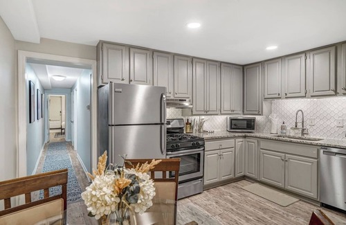 Columbia Heights House | Stylish DC Getaway Free Parking