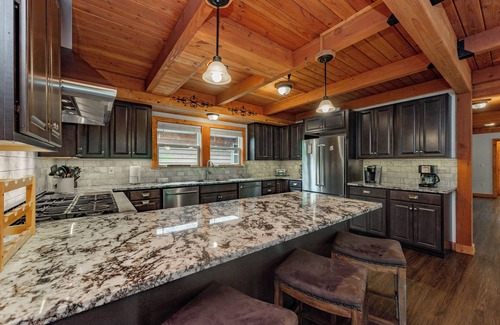 Waterfront Greens House | Stylish Deep Creek Getaway w/Dock & Hot Tub