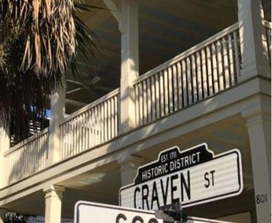 Downtown House | Stylish Downtown Cottage - Prime Historic Location