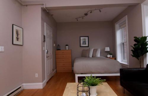 Columbus Apartment | Stylish Downtown Studio in the SouthEnd, C.Ave# 2