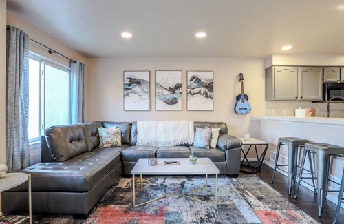 Berkley House | Stylish duplex by Tennyson & Regis