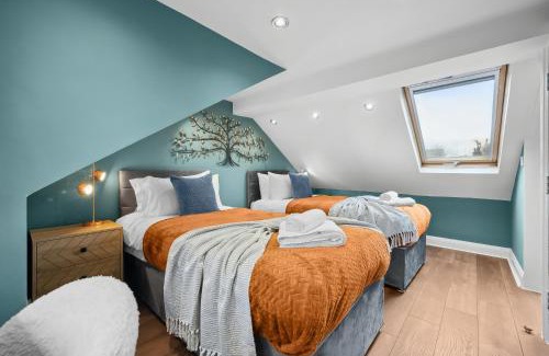 Faraday Apartment | Stylish Edwardian Escape in Southwark 3 bedroom Maisonette by Gold Stays