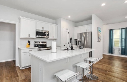Highlands - Perkins House | Stylish Family Townhouse in Baton Rouge LA- BC1004