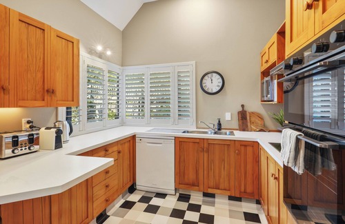 Fendalton House | Stylish Fendalton Townhouse - Prime Location