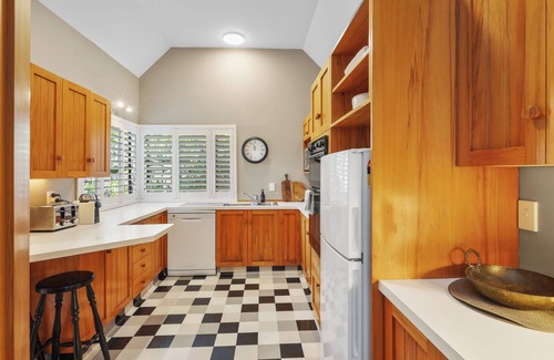 Fendalton House | Stylish Fendalton Townhouse - Prime Location