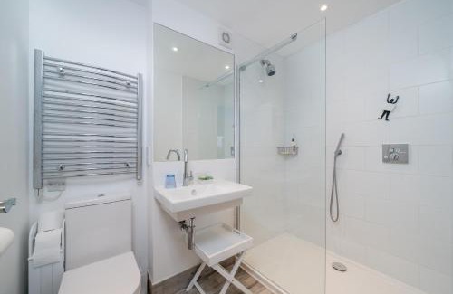 Chaucer Apartment | Stylish flat between London Bridge & Tower Bridge