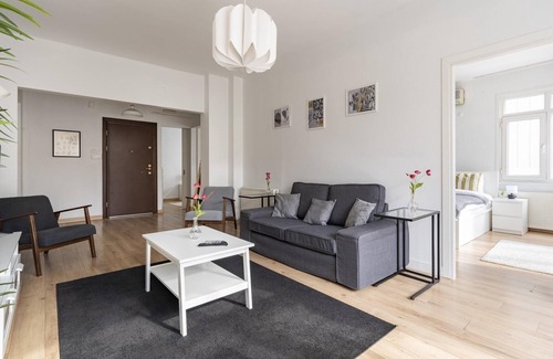 Goztepe Apartment | Stylish Flat Near Bagdat Street in Kadikoy