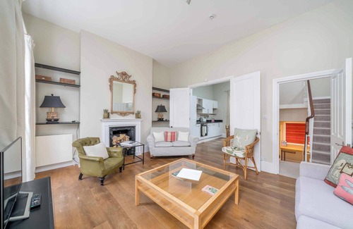 Pimlico Apartment | Stylish flat near Victoria and Warwick